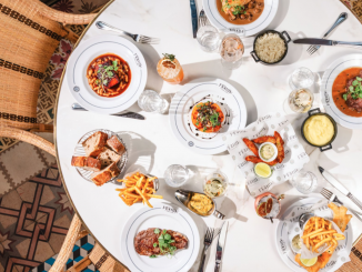 Jean-Baptiste Lavergne-Morazzani signe la carte de la Flottille