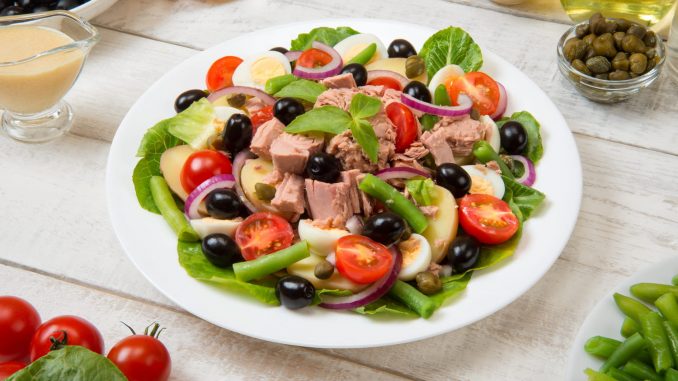 Norbert Tarayre revisite la salade niçoise – son petit secret pour la rendre encore plus gourmande