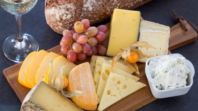Si vous êtes invité à dîner, il y a un nombre précis de fromages à goûter : au-delà, c