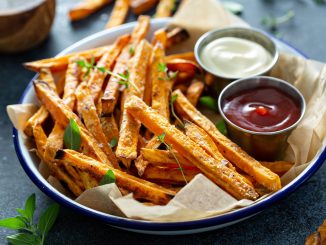 "Aussi bonnes que les frites classiques et 2 fois moins caloriques" : ces frites sans pommes de terre croustillent comme les vraies
