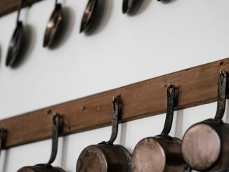 frying pan and saucepan in rack